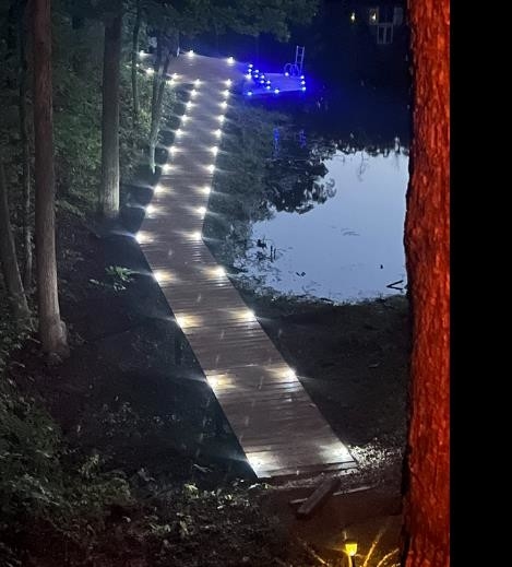 Outdoor Aluminium Solar Road Studs Deck Lights 110 * 22.5mm 140MAH For Garden PathWay