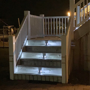 Aluminum Solar Dock Light Screw Installation 7.1 X 5.3 X 4.3 Inches