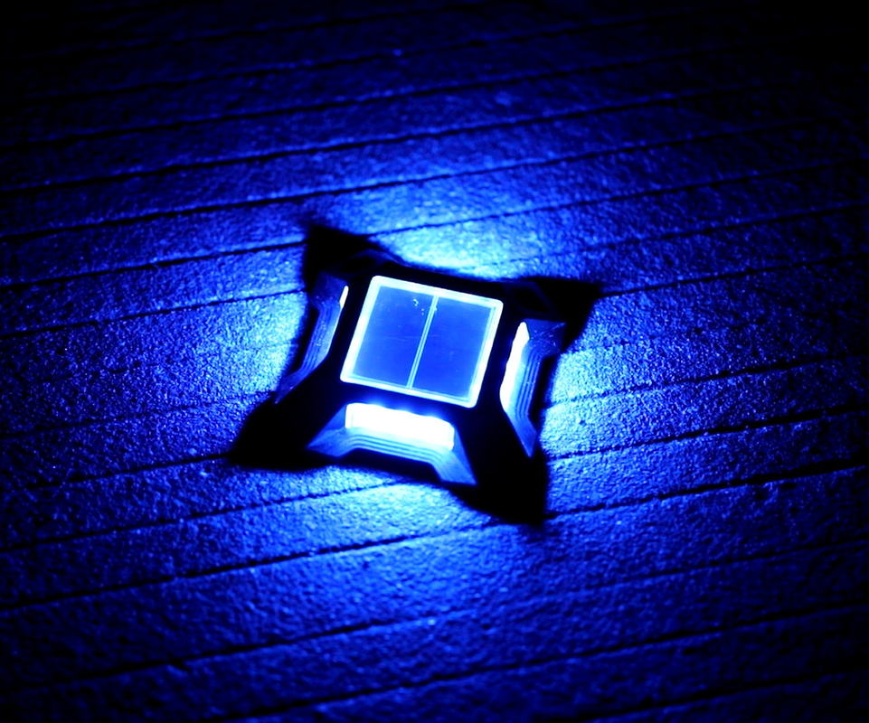 Solar LED Driveway Dock Lights Outdoor Warning Step Lights For Sidewalk Garden Pathway Yard