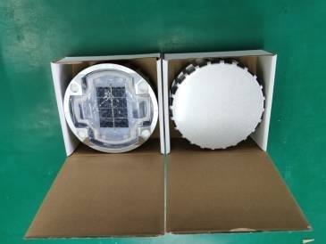 Solar Road Studs with Variety of LED Light Colors for Enhanced Road Visibility