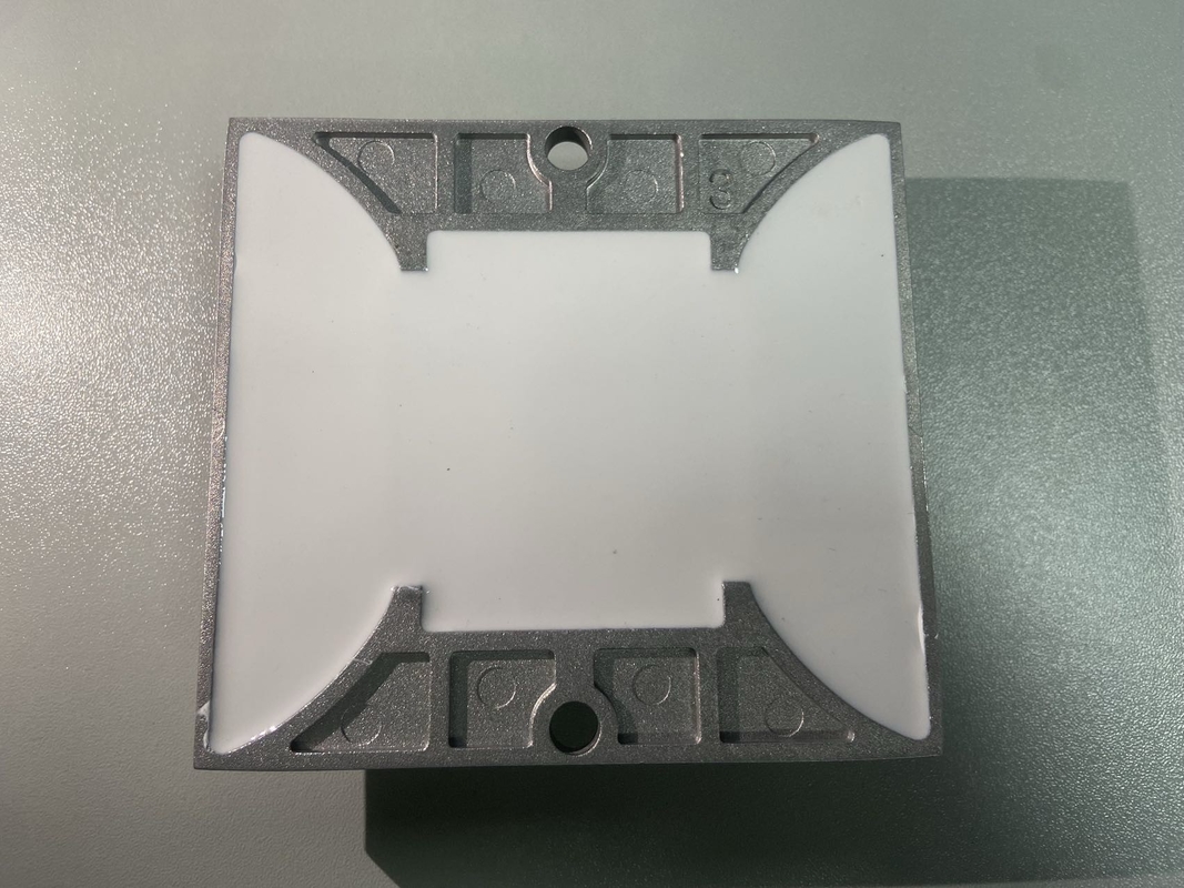 114*105*23mm Aluminum Alloy PC IP68 Solar Road Studs with -40C- 85C Working Temperature