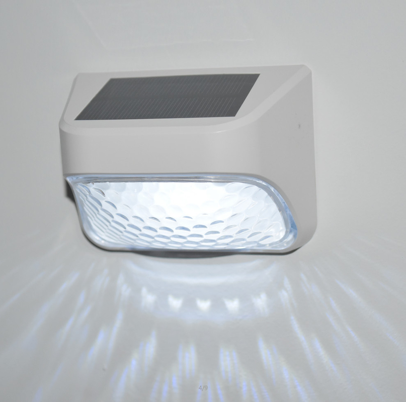 RGB Warm White Solar Fence Light IP65 Waterproof Level Monocrystalline Silicon 15-Hour Work Time