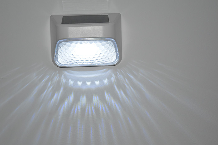 100g Solar Fence Light Black ABS PMMA Warm White RGB 20Lumens Waterproof IP65 4.5 Hrs Charge