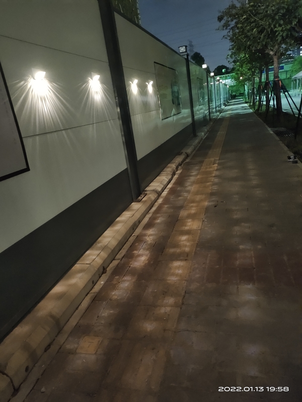 Monocrystalline Silicon LED Decoration Light with IP65 Waterproof Level and 15 Hours Working Time