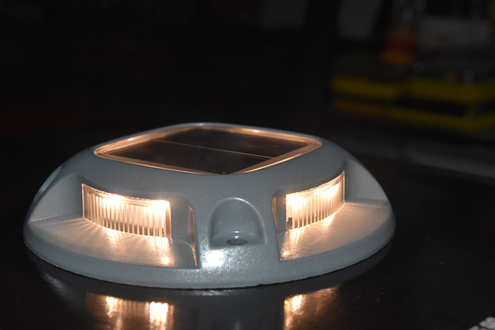 Solar Powered 110*22MM Deck Illuminated Light For Working Time Of 20 Hours