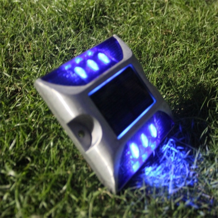 Highway-Ready Solar LED Road Studs Heavy Aluminum Alloy Construction for All Seasons