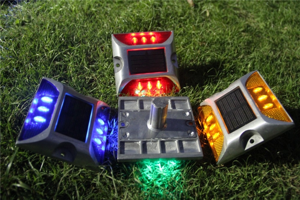 Highway-Ready Solar LED Road Studs Heavy Aluminum Alloy Construction for All Seasons