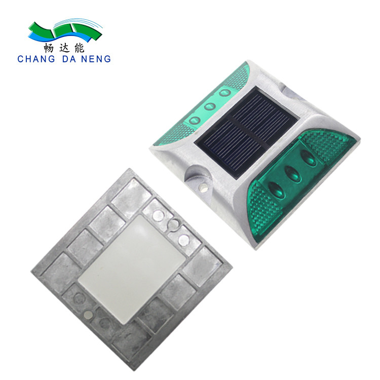 Road Construction Solar Road Studs with Working Time ≥100h and IP68 Waterproof Level in White/ Yellow/ Red/ BULE/ GREEN