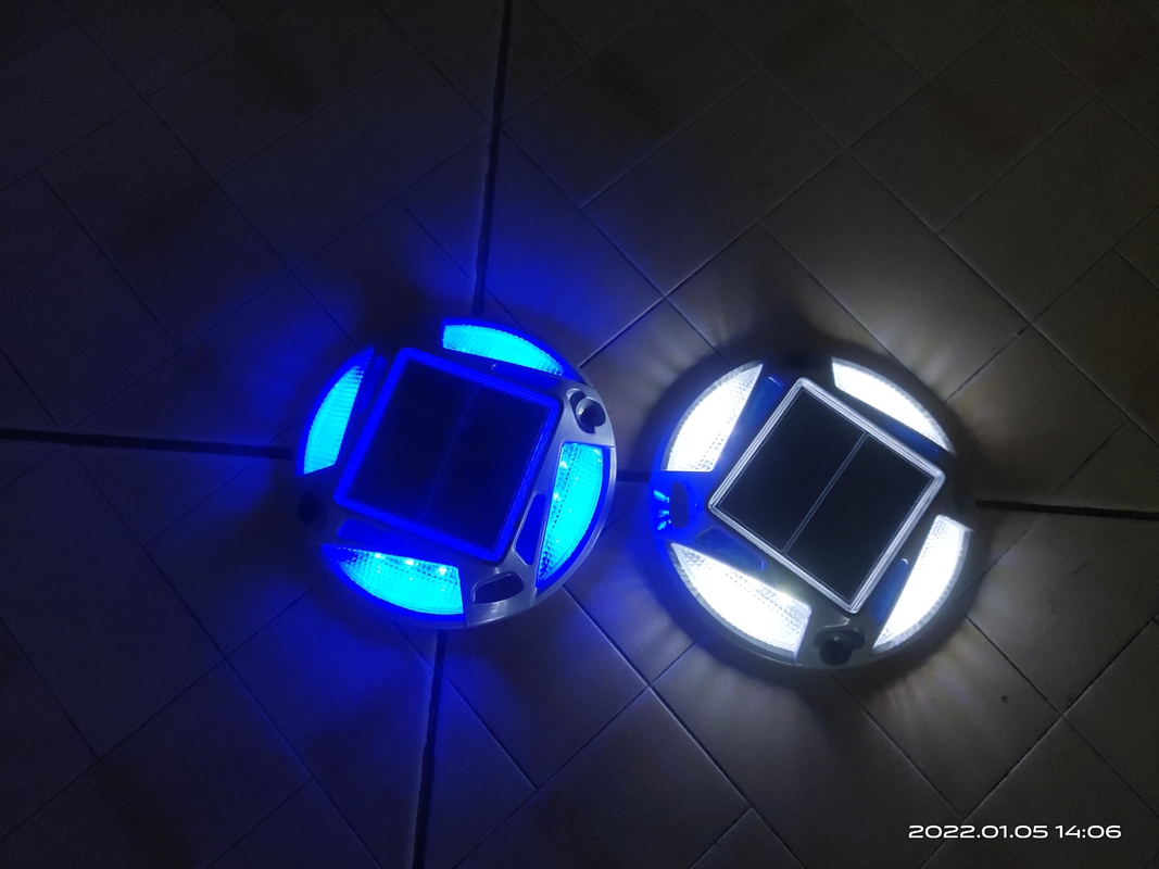 ABS PC Solar Powered Garden Lights 1200mah NI MH Decorative