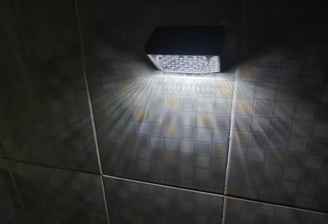 IP67 Waterproof Solar Fence Light RGB Powered Decoration For Outdoor