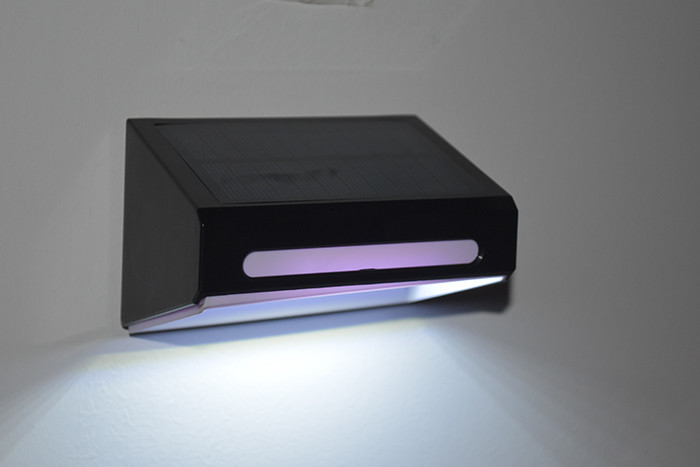 Waterproof RGB Decorative Solar Fence Lights 1800MAH With Color Changing