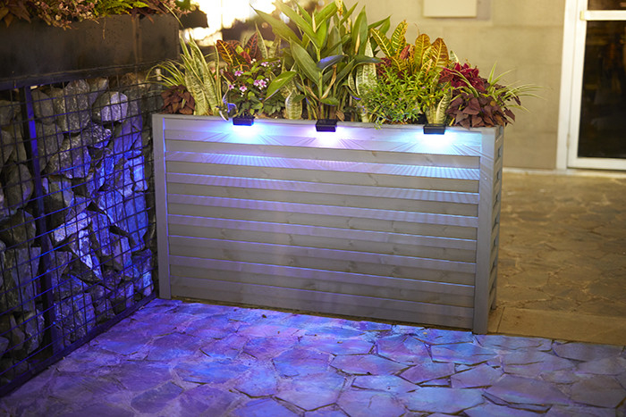 IP65 Waterproof Solar Landscape Fence Led Lights Constantly Bright Color Charging