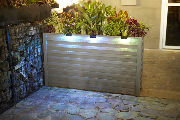IP65 Waterproof Solar Landscape Fence Led Lights Constantly Bright Color Charging